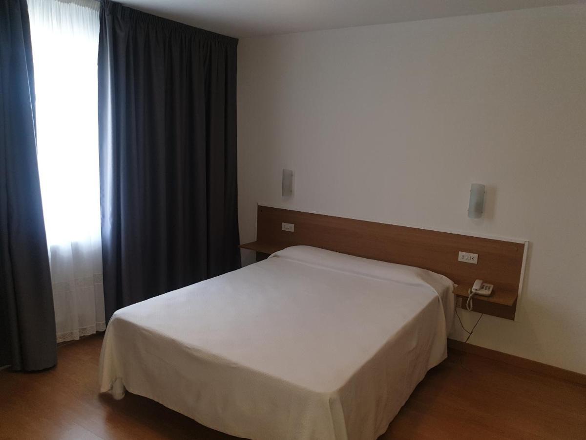Hotel Millan Negreira Dış mekan fotoğraf